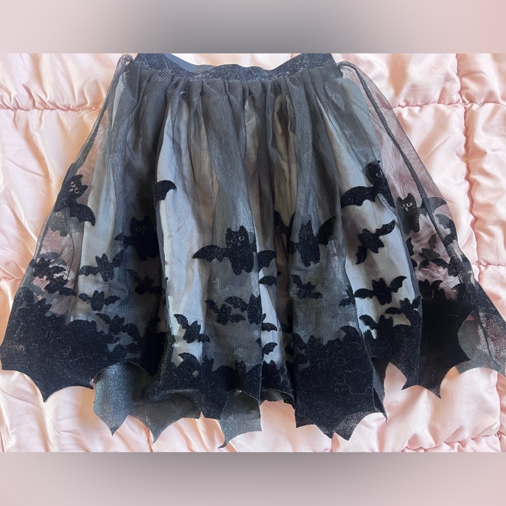 H&M Black and Gray Bat Skirt - Picture 3 of 4